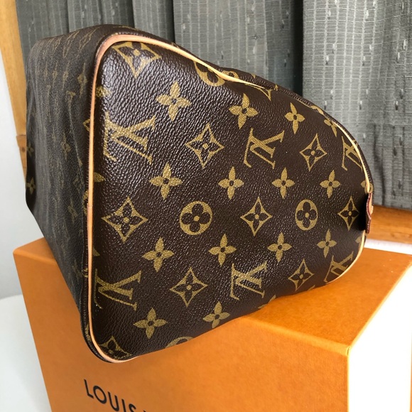 Louis Vuitton Speedy 30 Handbag. Brown & Tan, Monogram. 12 x 9 x 8. Good Shape. - Picture 2 of 16